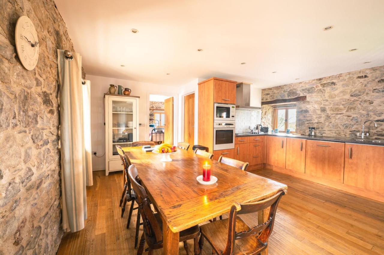 Ferienwohnung Stunning Converted Granary In Heart Of St Davids Exterior foto